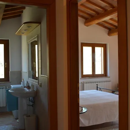 Scappo In Umbria, Il Pennacchio
